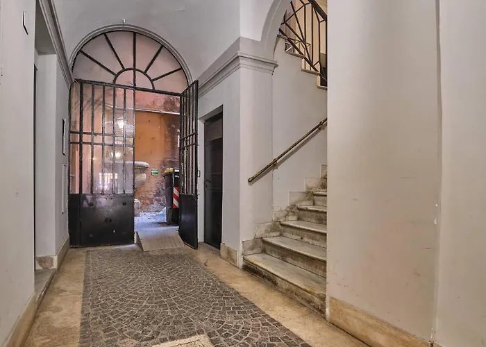 Trinity Apartment Rom